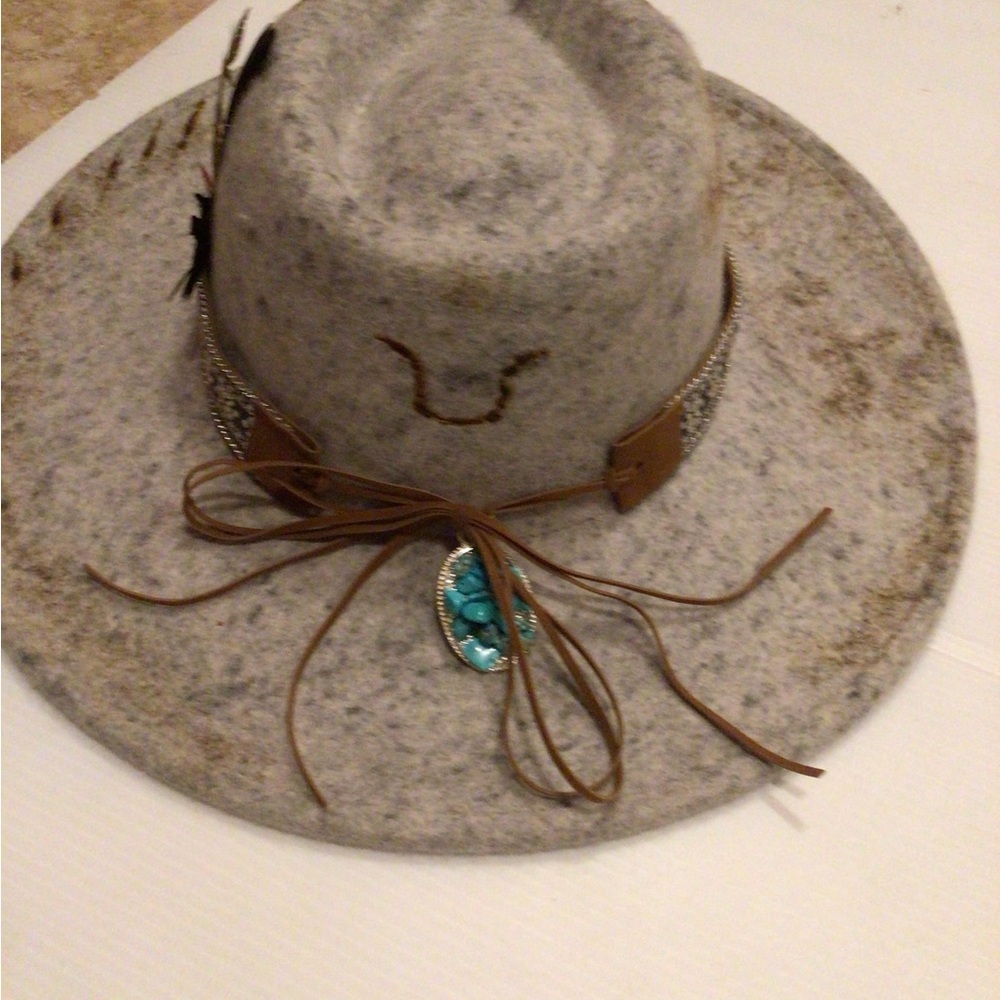 Stylish Gray Felt Wide-Brim Hat with Turquoise Accent